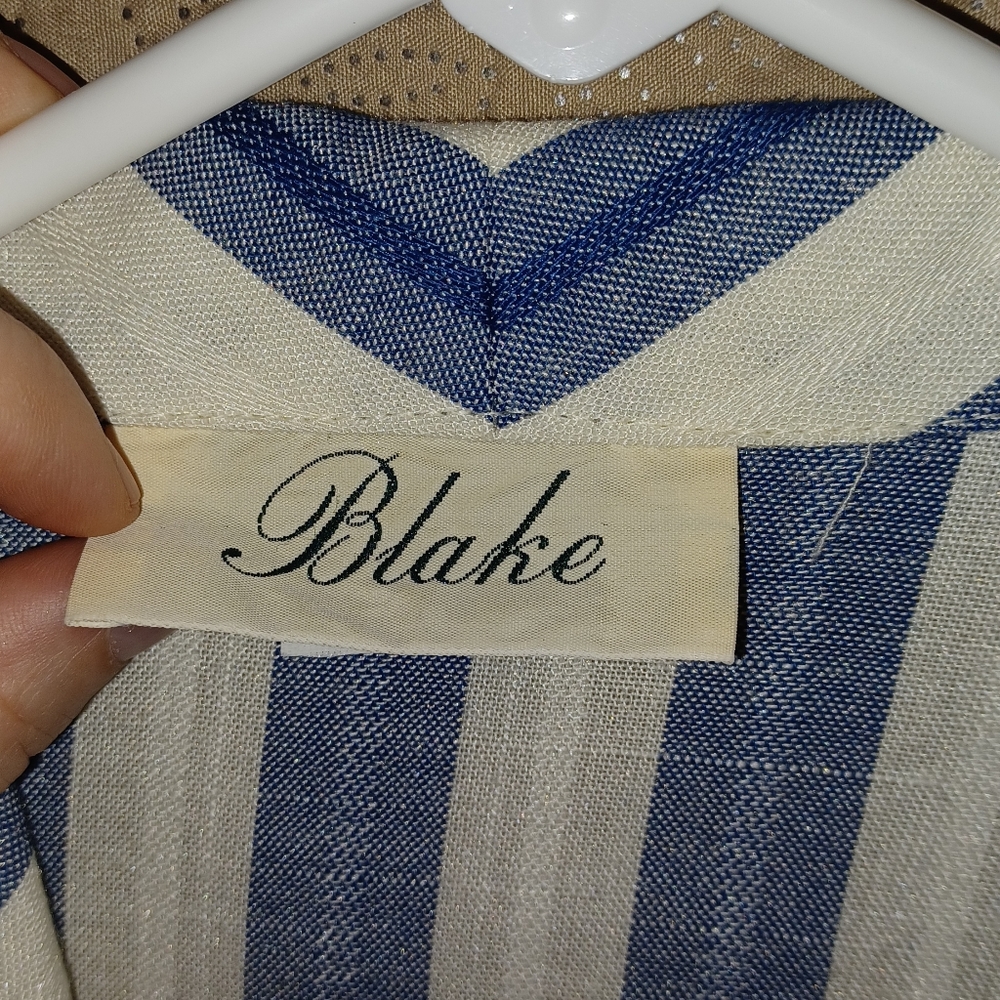 Blazer - Picture 2 of 4